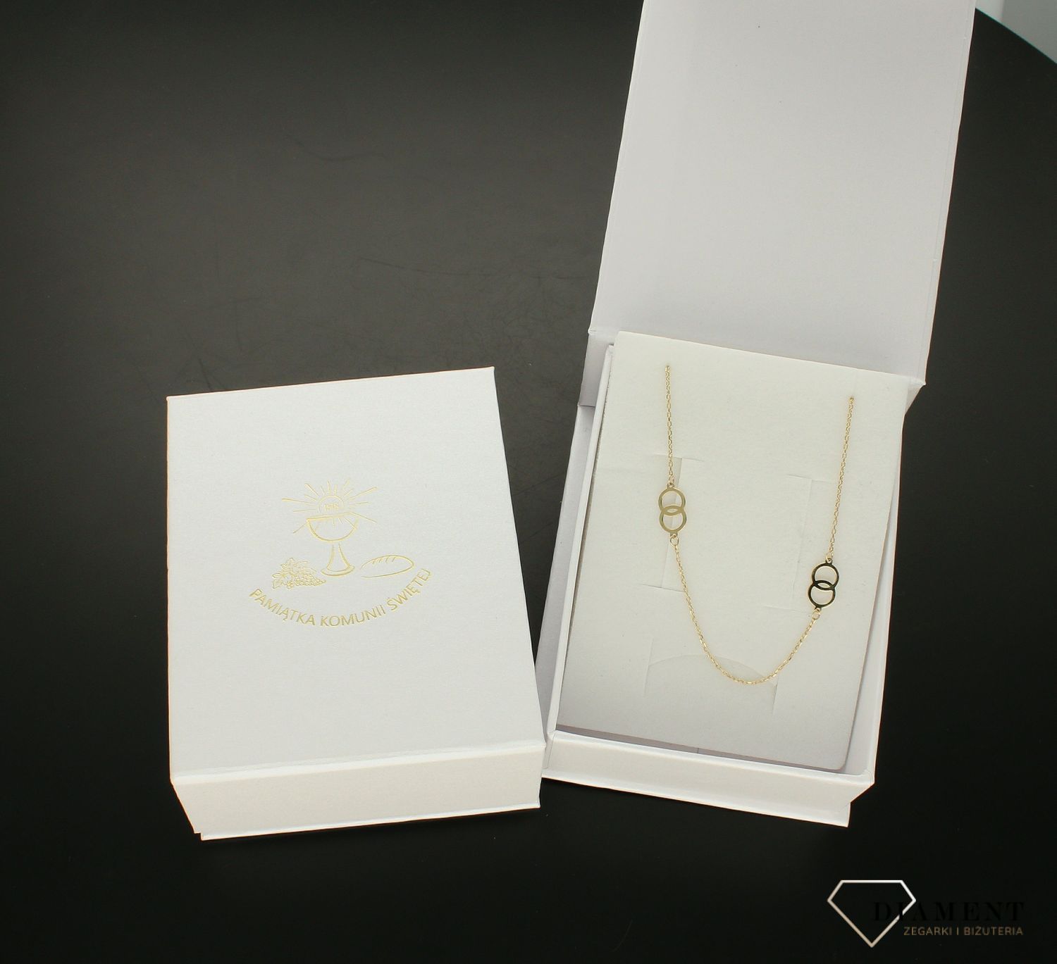 Opakowanie do biżuterii 'Pamiątka Komunii Świętej'. Kolczyki, łańcuszki, pierści45omysł na prezent dla dziecka na Komunię. Opakowanie na biżuterię z napisem Pamiątka Komunii Ś (1).jpg